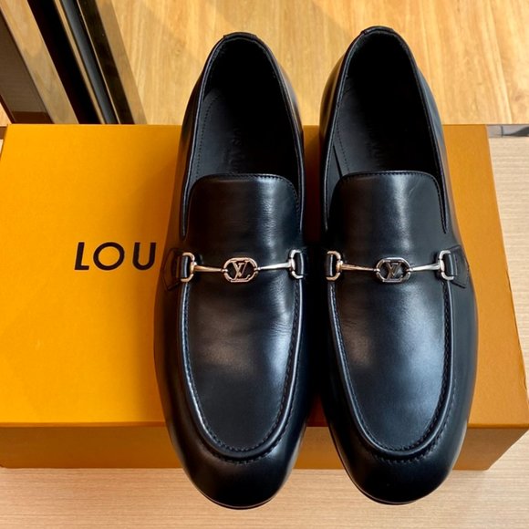 NEW Authentic Louis Vuitton LV Emblem Club Black Leather Loafer - Picture 2 of 9